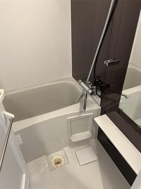 バス・シャワールーム　バスルーム