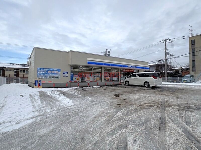 コンビニ　ローソン函館日吉店（コンビニ）まで302m