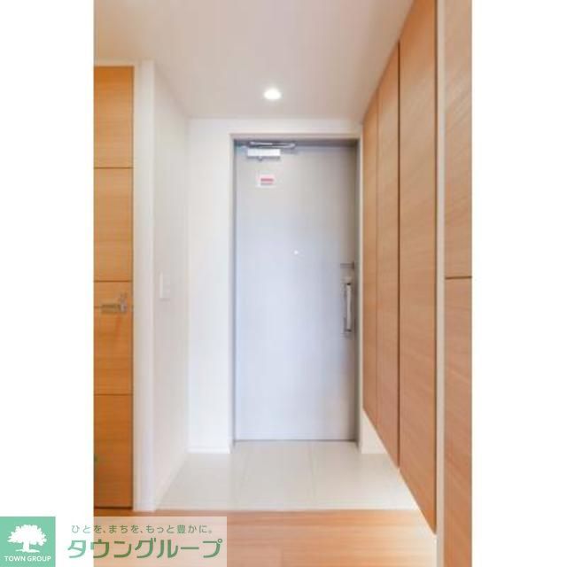 玄関　※写真は同タイプ住戸です。