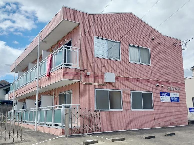 建物外観　「エルメリン」外観写真
