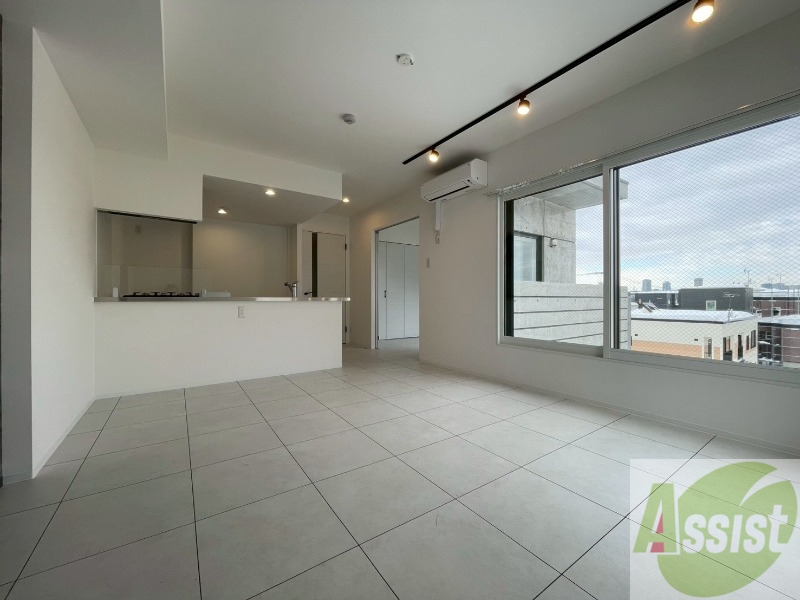 居室・リビング　広くてキレイなお部屋が広がっていて、充実した生活が送れそう。