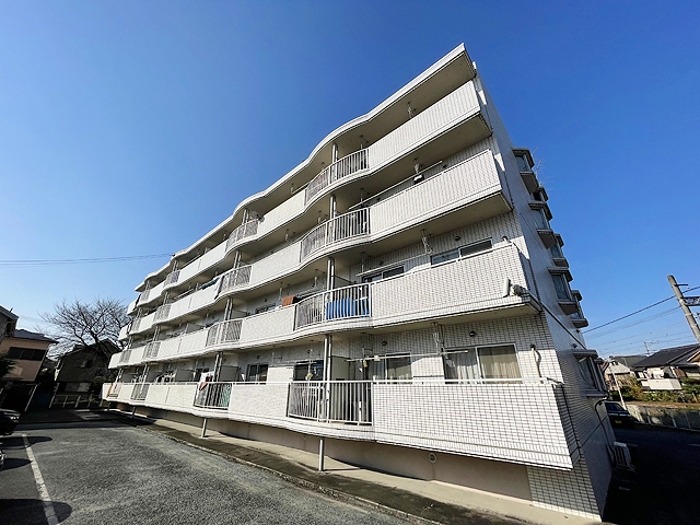 建物外観　陽射し風通しともに良いです！