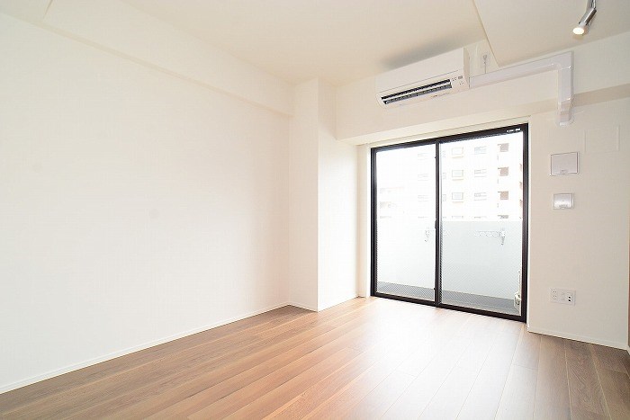 居室・リビング　※カラータイプ異なります