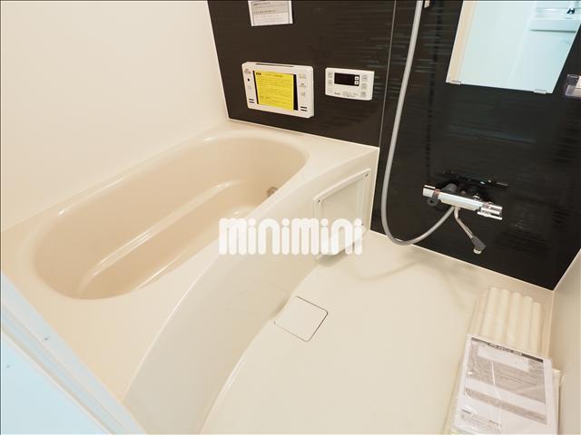 バス・シャワールーム　バスルームです