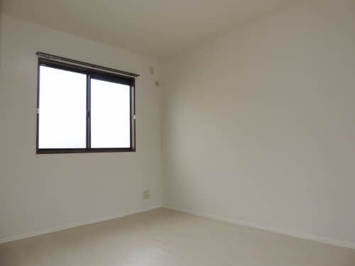 居室・リビング　収納のある居室★