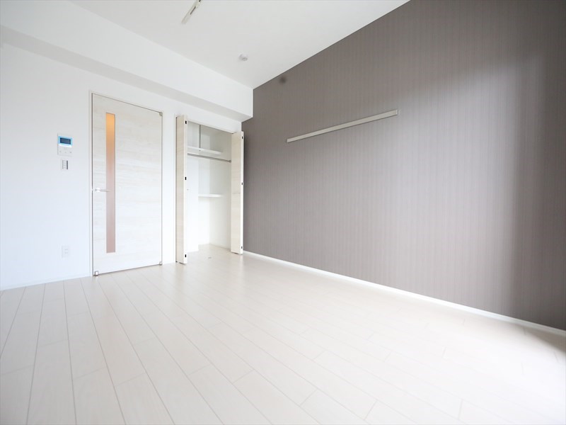 居室・リビング　洋室8.3帖　クローゼット付（収納充実してます）