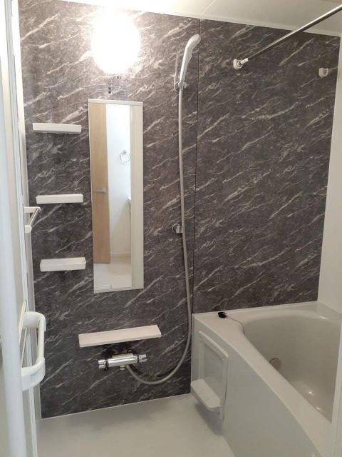 バス・シャワールーム