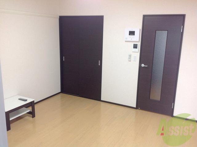 居室・リビング　画像が反転している場合があります。