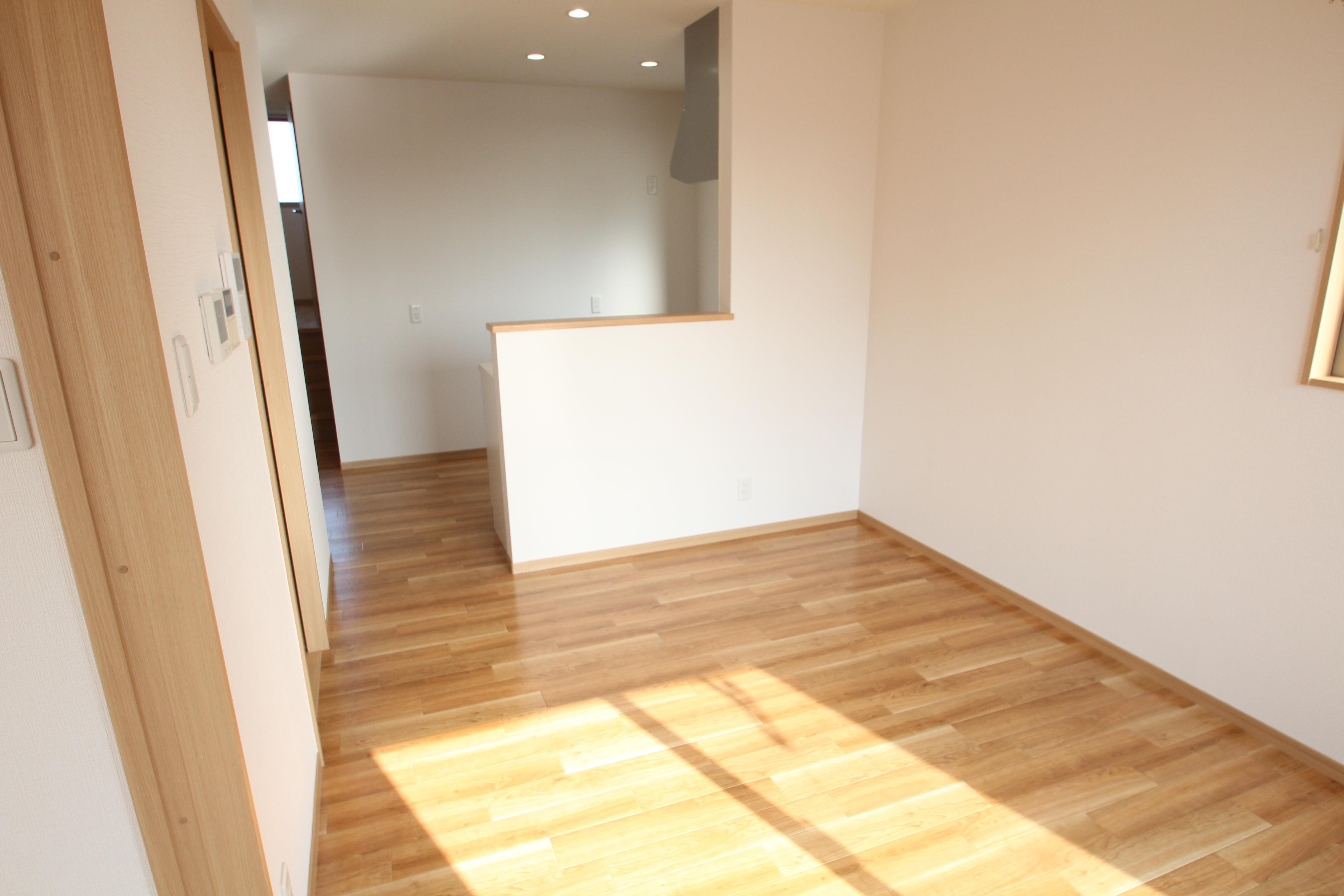 居室・リビング　カウンターキッチンのあるリビングです。