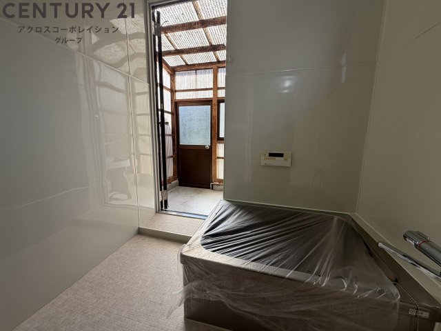 バス・シャワールーム　落ち着いた空間のお風呂です