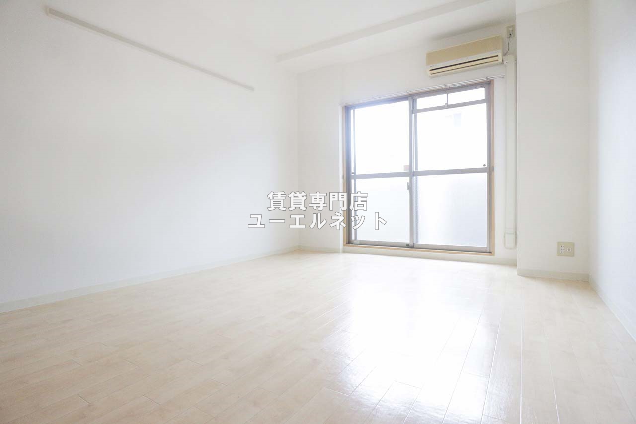 居室・リビング　ゆったりとくつろげる、落ち着きのある居室空間です