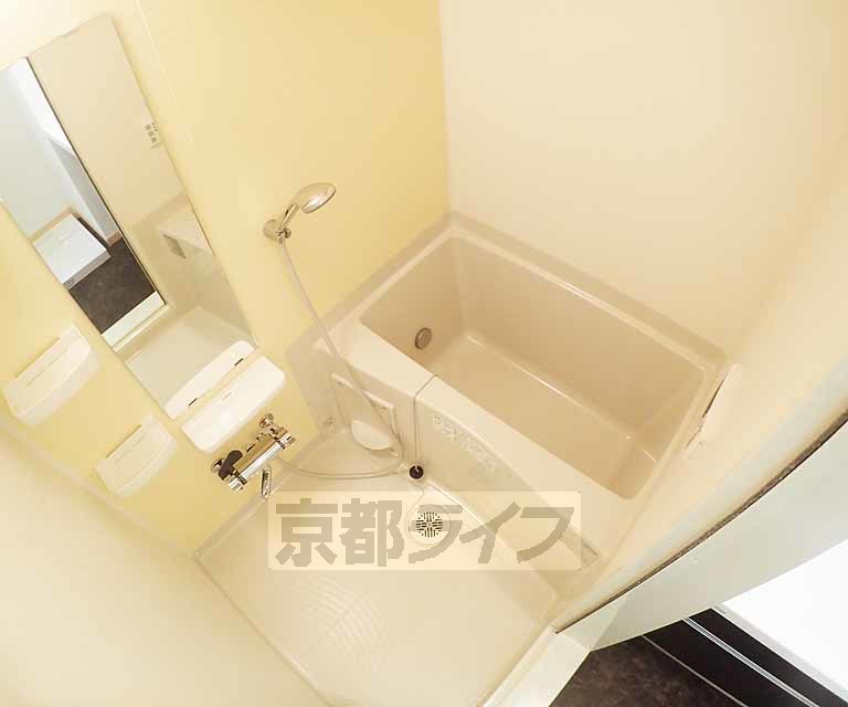 バス・シャワールーム　清潔感のあるキッチンです。