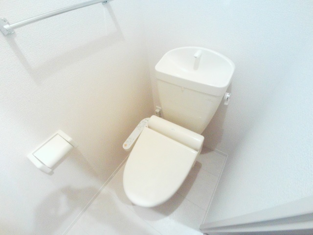 トイレ　ウォシュレット付きの綺麗なトイレです