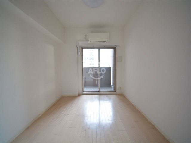 居室・リビング　クリスタルブライト谷町　開放的な室内