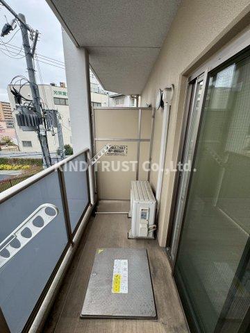 バルコニー　外からの目が気にならないバルコニーで洗濯物が干せます