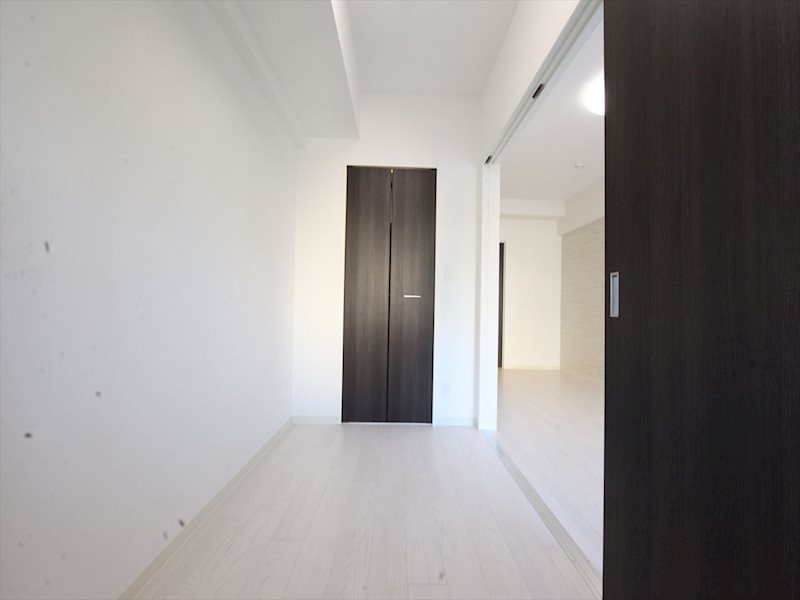 その他部屋・スペース　洋室3.67帖　収納充実　窓付（換気良好）