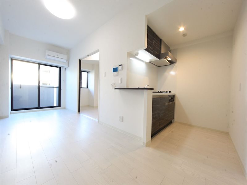 居室・リビング　リビング10.67帖　洋室3.67帖　換気良好