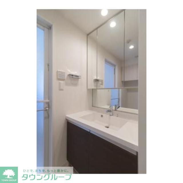 洗面設備　※写真は同タイプ住戸です。