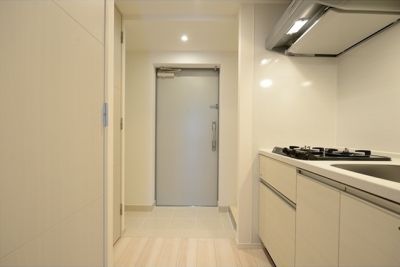 玄関　※別部屋の参考写真です。