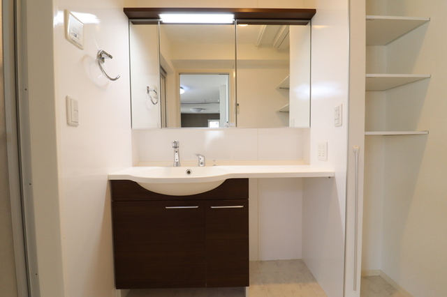 洗面設備　洗髪洗面化粧台