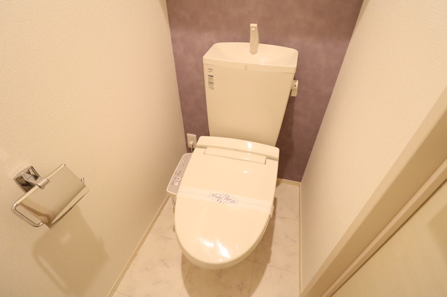 トイレ　温水洗浄暖房便座