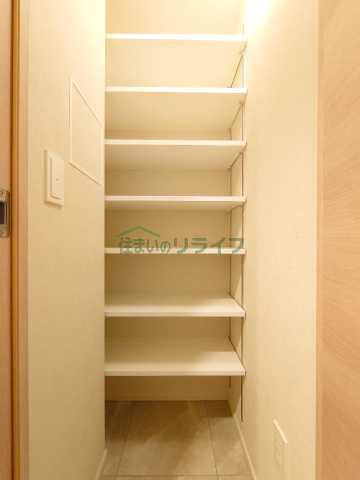 収納　ルフォンプログレ上野入谷フロント