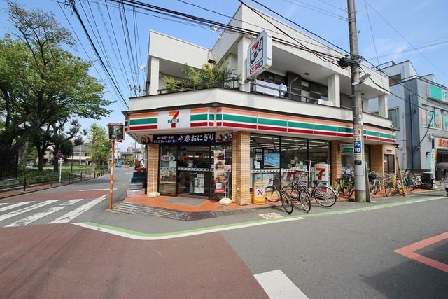 コンビニ　セブンイレブン所沢航空公園前店（コンビニ）まで820m