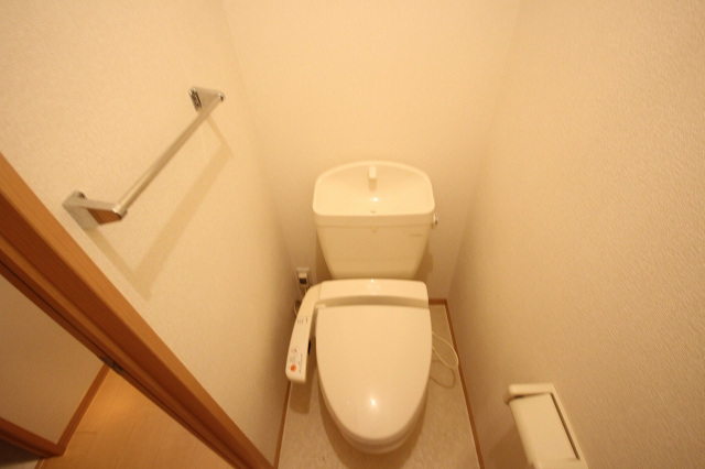 トイレ　☆温水洗浄便座付き☆