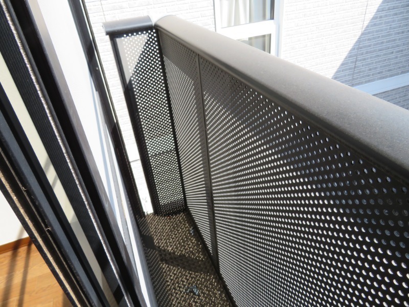 バルコニー　※別号室の写真となります。