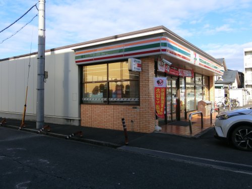 コンビニ　セブンイレブン　岸和田作才町1丁目店（コンビニ）まで313m