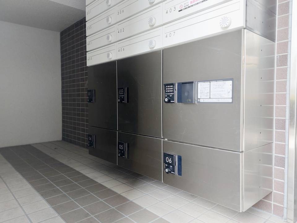 エントランス　宅配ボックス