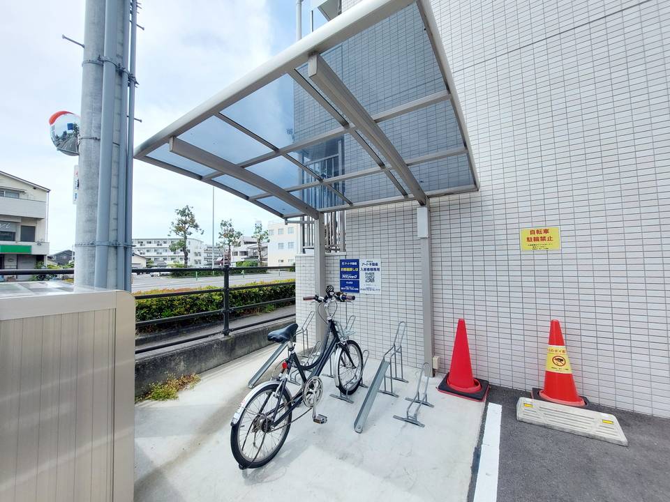 駐車場　駐輪場