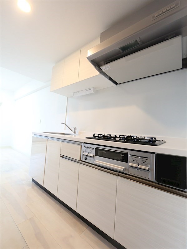 キッチン　システムキッチン（ガス3口コンログリル付）