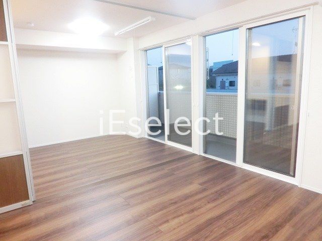 居室・リビング　明るくキレイなリビングルーム♪