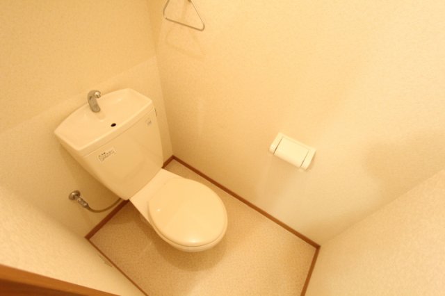 トイレ　落ち着いたトイレです