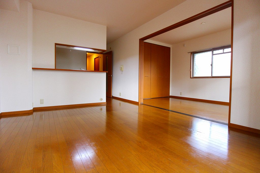 居室・リビング　リビング　※別号室参考写真