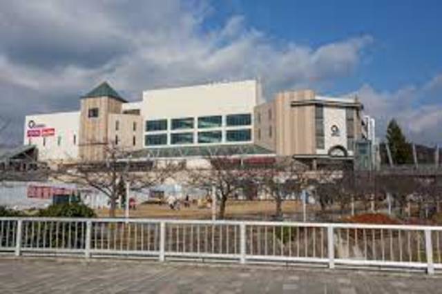 スーパー　イオンスタイル箕面（スーパー）まで1096m