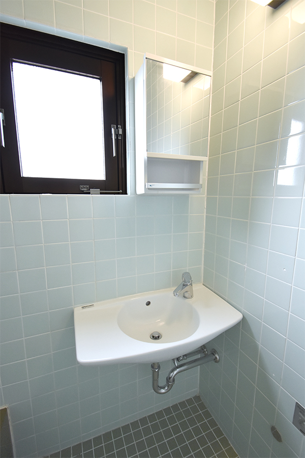 洗面設備　異なる場合は現況を優先します。