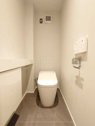 トイレ　LEGALAND四谷三丁目