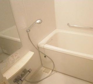 バス・シャワールーム　写真は同タイプ住居です。