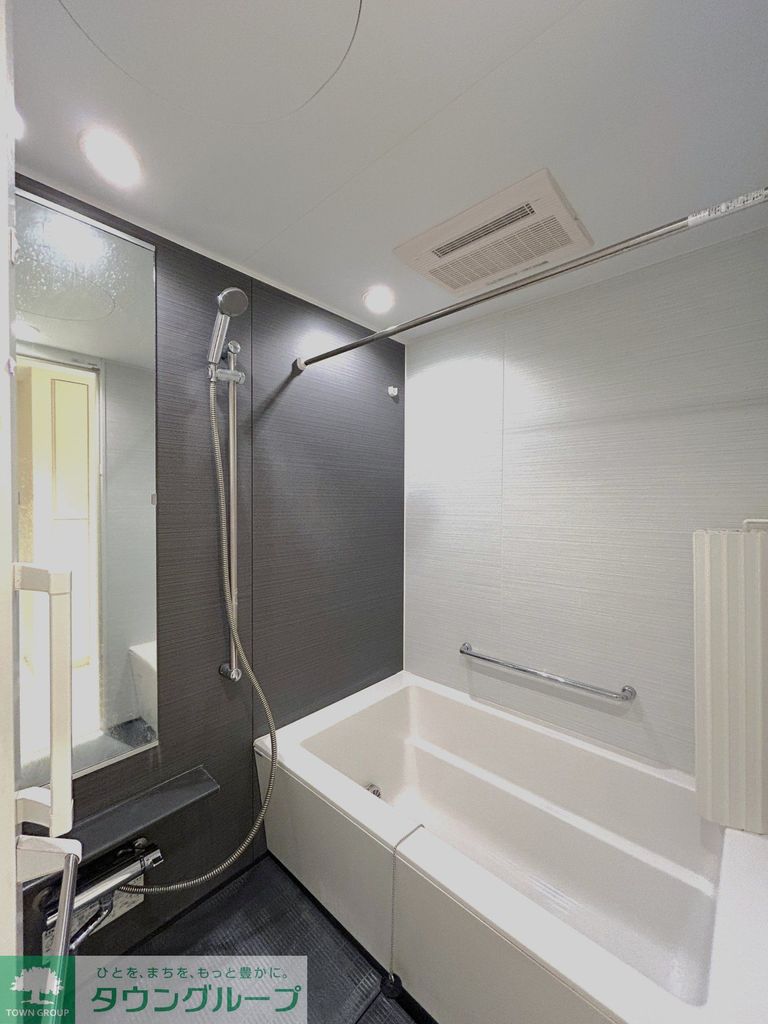 バス・シャワールーム　浴室乾燥機、追い焚き機能付バス（クリーニング前）