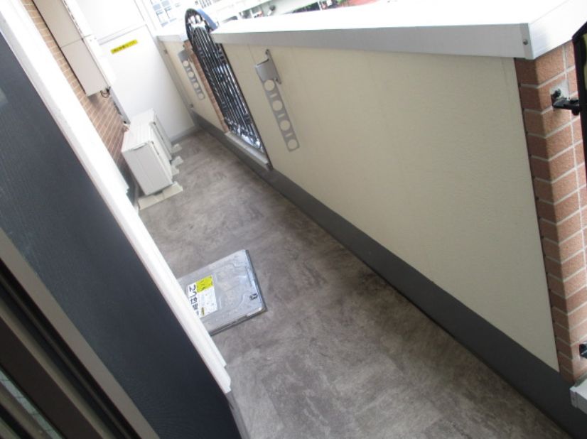 バルコニー　陽当たり良好なバルコニーです