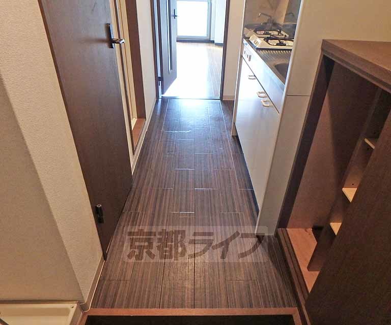 その他部屋・スペース　玄関から廊下にかけて