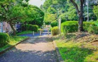 公園　清水が丘緑道（公園）まで801m