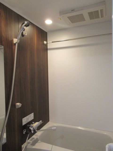 バス・シャワールーム　バスルーム