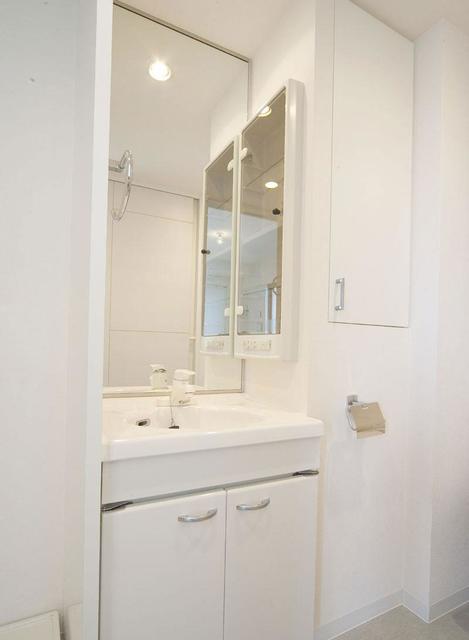 洗面設備　※写真は同タイプ住戸です。