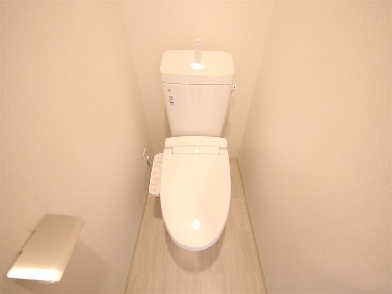 トイレ　温水洗浄暖房便座付トイレ