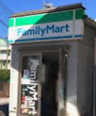 コンビニ　ファミリーマートサンズ武蔵小山駅前店（コンビニ）まで215m
