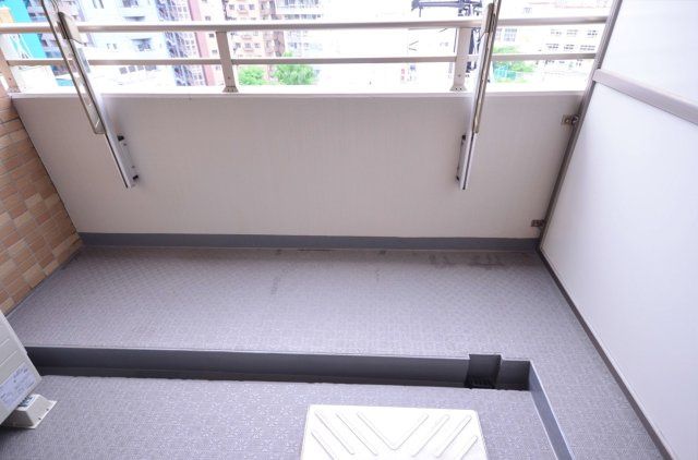 バルコニー　開放的で明るい空間を演出してくれるバルコニーです