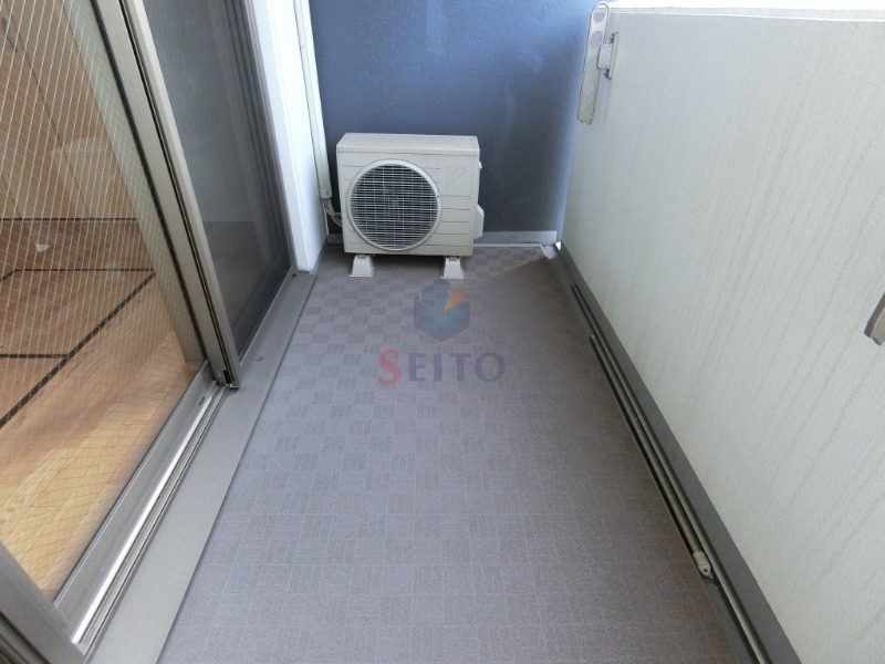 バルコニー　同間取　別号室